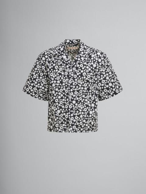 BLACK AND WHITE BOXY SHIRT WITH POP FIELDS MOTIF