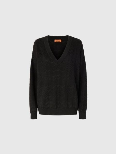 Oversized v-neck sweater in chevron pattern