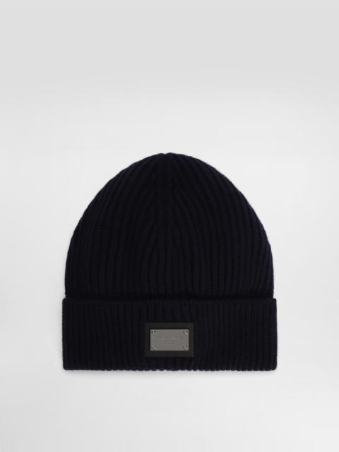 Cashmere and wool hat with branded tag