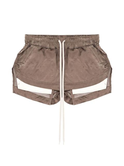 elastic-waistband shorts