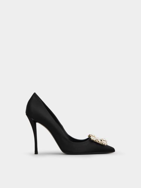 Flower Strass Buckle Pumps in Satin