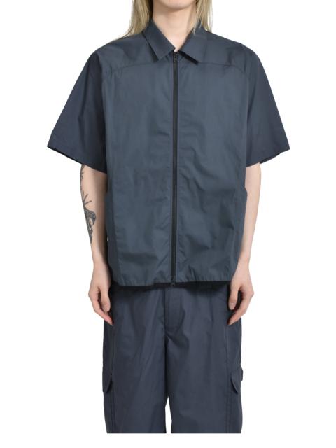 POPLIN ZIPPED SHORT SLEEVE SHIRT / CONVOY GRY