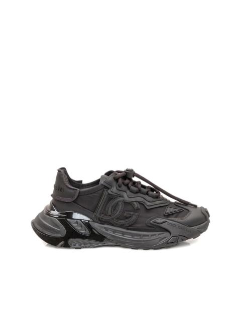 logo-patch panelled sneakers