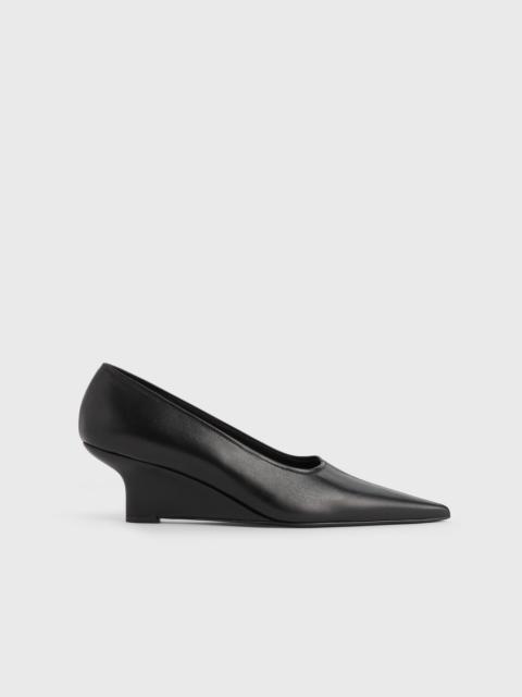Sharp nappa wedge pumps black
