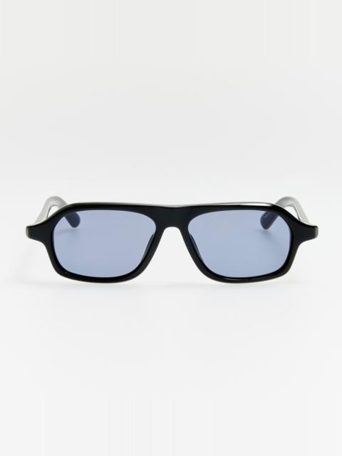 Becane Sunglasses in Black
