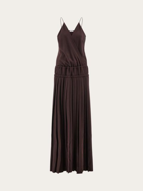 Long dress with pleated skirt