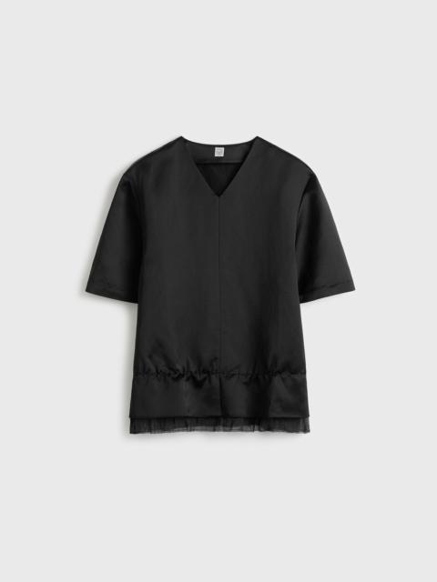V-neck satin pullover black