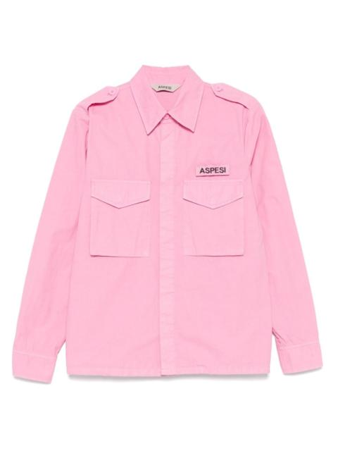 detachable-logo shirt