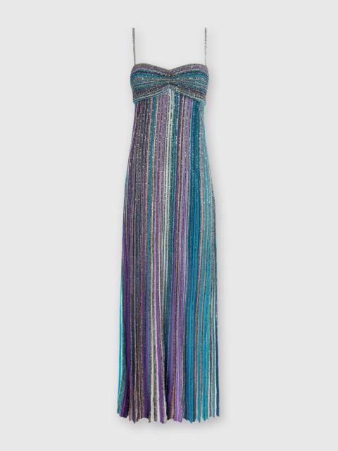 Long sleeveless dress in lamé pleated knit