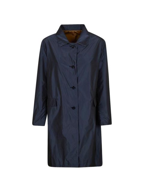 button-fastening coat