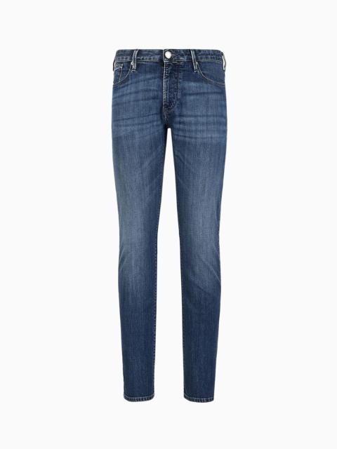 J06 Slim-fit, twill-melange jeans in 10 oz comfort denim