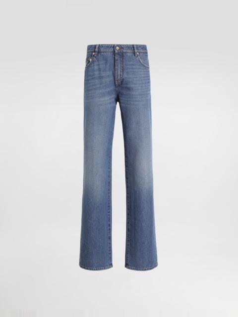 Loose denim jeans with pressed pleat