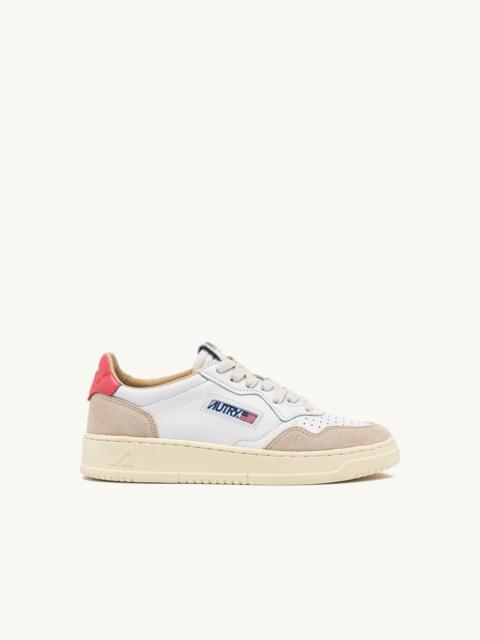 MEDALIST LOW SNEAKERS IN WHITE AND TEAROSE LEATHER SUEDE