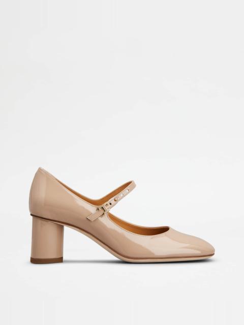 MARY JANES IN PATENT LEATHER - PINK