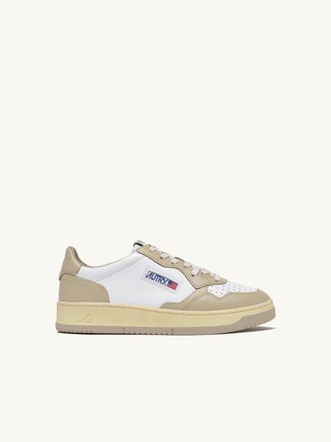 MEDALIST LOW SNEAKERS BICOLOR IN WHITE AND TIDAL FOAM LEATHER