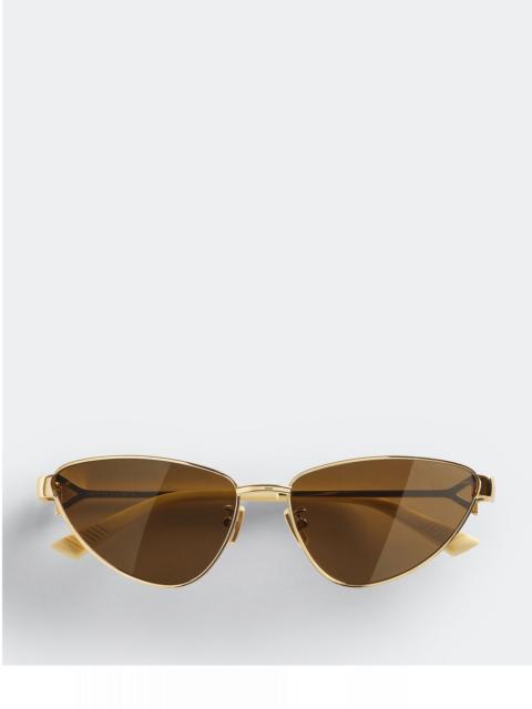 turn cat-eye sunglasses