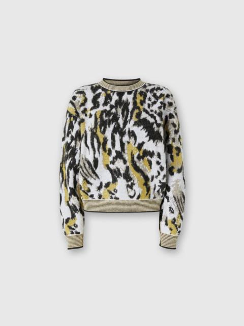 Boxy crew neck sweater with animalier pattern