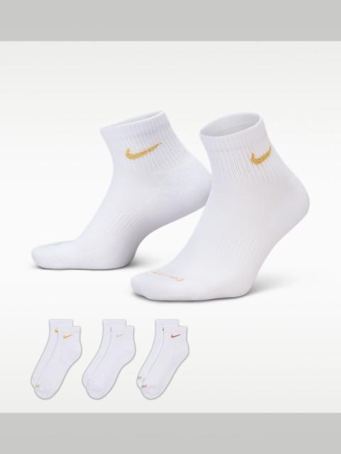 Nike Everyday Plus Cushioned Training Ankle Socks (3 Pairs)