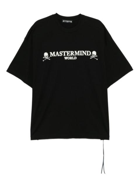 logo-embroidered T-shirt