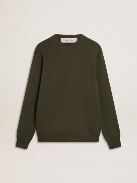 Men's military green crew neck sweater with 'Golden' lettering on the back