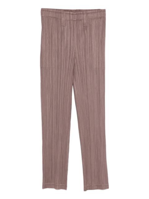 pleated trousers