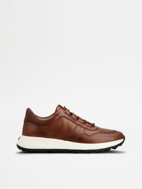 RED DOT SNEAKERS IN LEATHER - BROWN