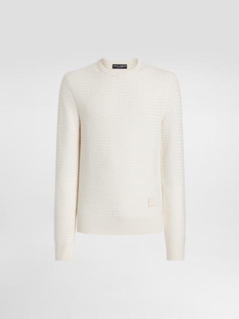 Wool pullover