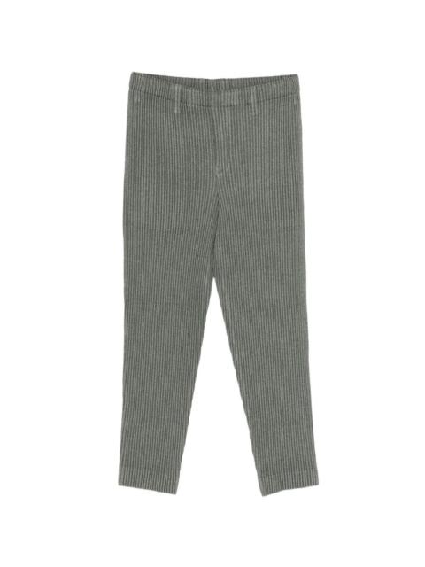 pleated tapered trousers