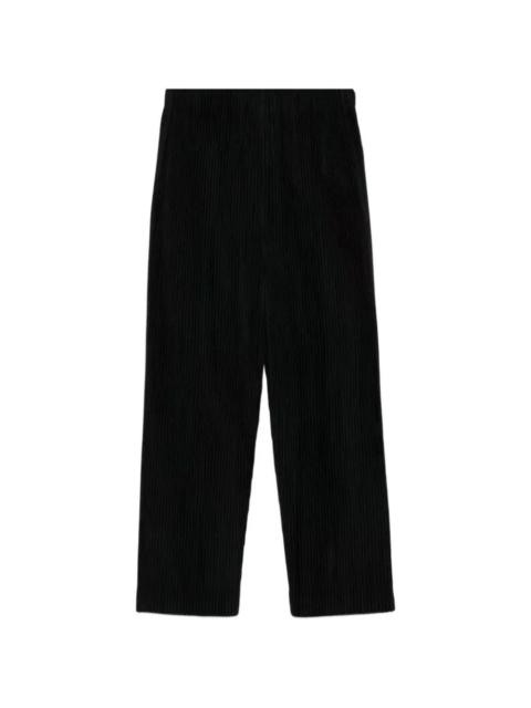 pleated trousers