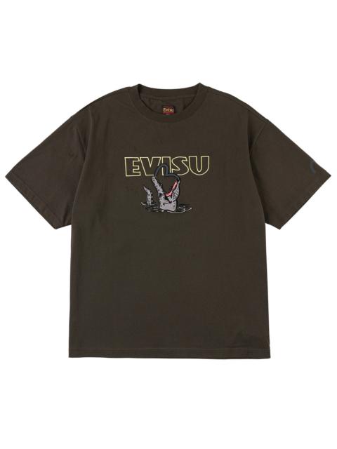 Alligator vs Seagull Outlined Embroidery T-shirt