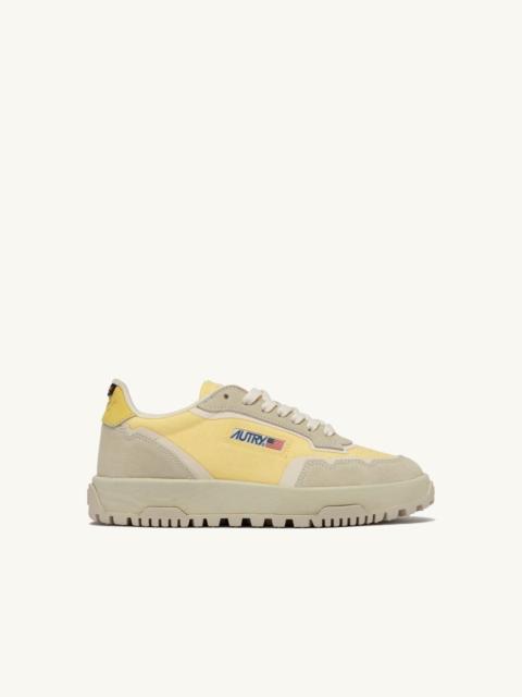 WILDPACE LOW SNEAKERS IN WHITE AND LEMON MERINGUE CORDURA AND SUEDE