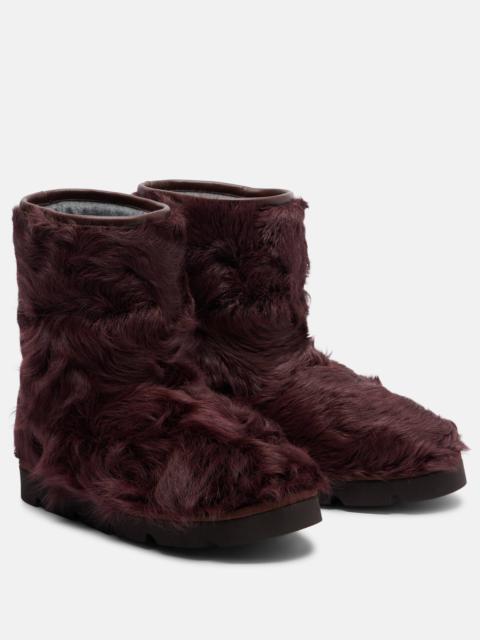 Shealing ankle boots