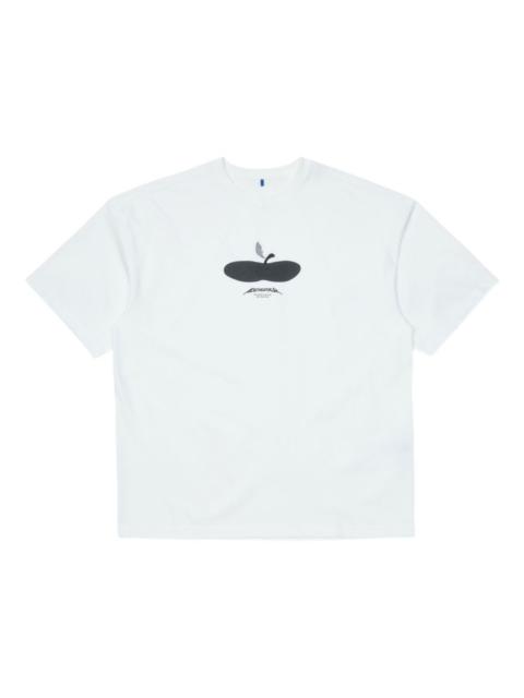 graphic-print T-shirt