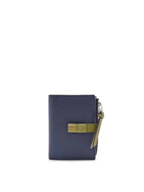 Slim zip bifold wallet in soft grained calfskin