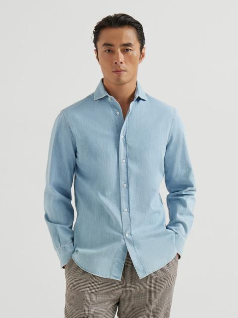 Lightweight denim easy fit shirt with spread collar