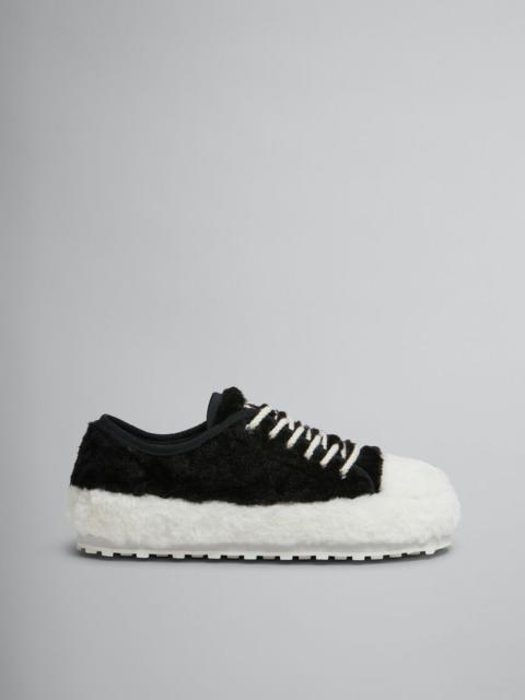 BLACK TEDDY TENNIS SNEAKER