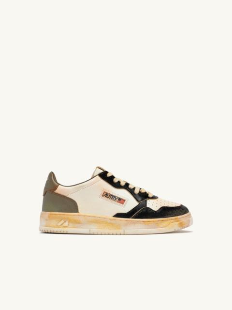 MEDALIST LOW SUPER VINTAGE SNEAKERS IN WHITE BLACK AND COVERT GREEN LEATHER
