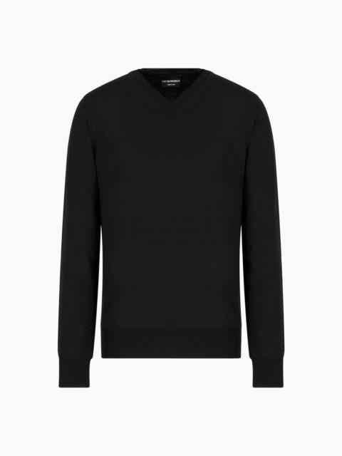 Pure virgin wool V-neck jumper
