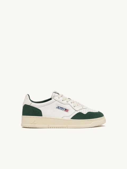 MEDALIST LOW SNEAKERS IN WHITE LEATHER AND BOTTLE GREEN SUEDE