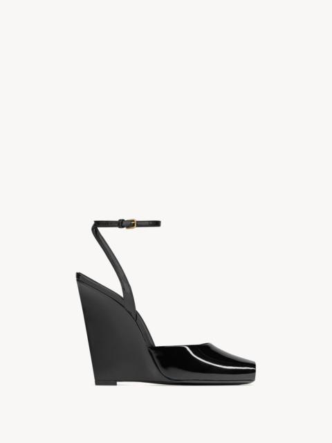 LA SCANDALE WEDGES IN PATENT LEATHER