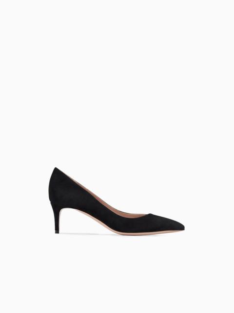 Suede court shoes with asymmetric top line