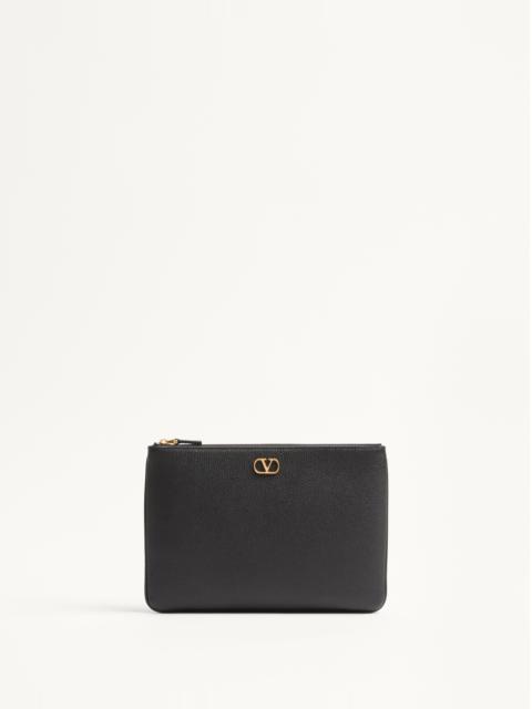 VLOGO SIGNATURE GRAINY CALFSKIN CLUTCH BAG
