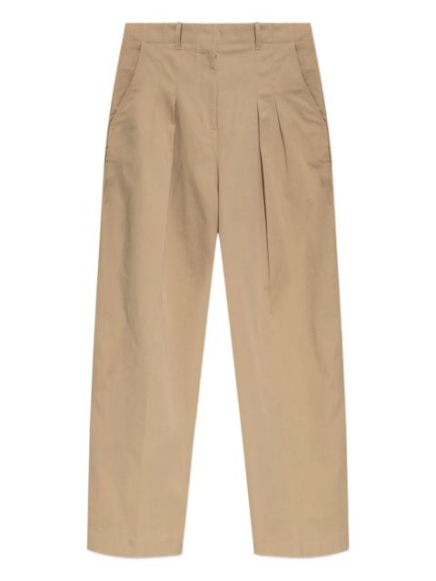 pleated trousers