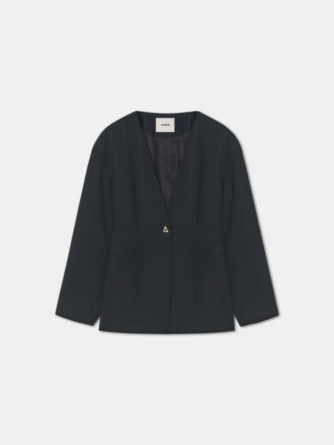SOMERSET
Collarless waisted blazer