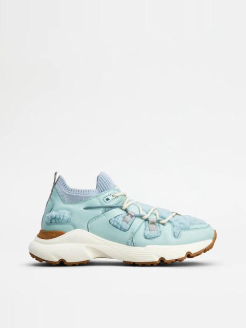 SNEAKERS IN LEATHER AND WOOL - LIGHT BLUE