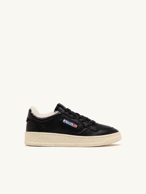 MEDALIST LOW SUPER SOFT SNEAKERS IN BLACK LEATHER