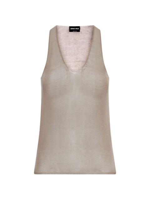 sleeveless top
