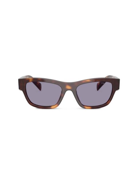 tortoiseshell-effect sunglasses