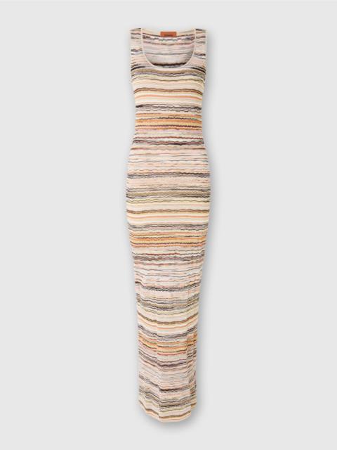 Long dress in lamé viscose with wave motif