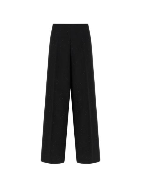 zip-fastening trousers